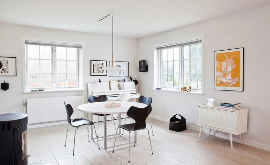 Fritz Hansen Grand Prix Chair 9 Fritz Hansen Grand Prix Chair - Image 7