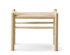 Wegner J16 Stool